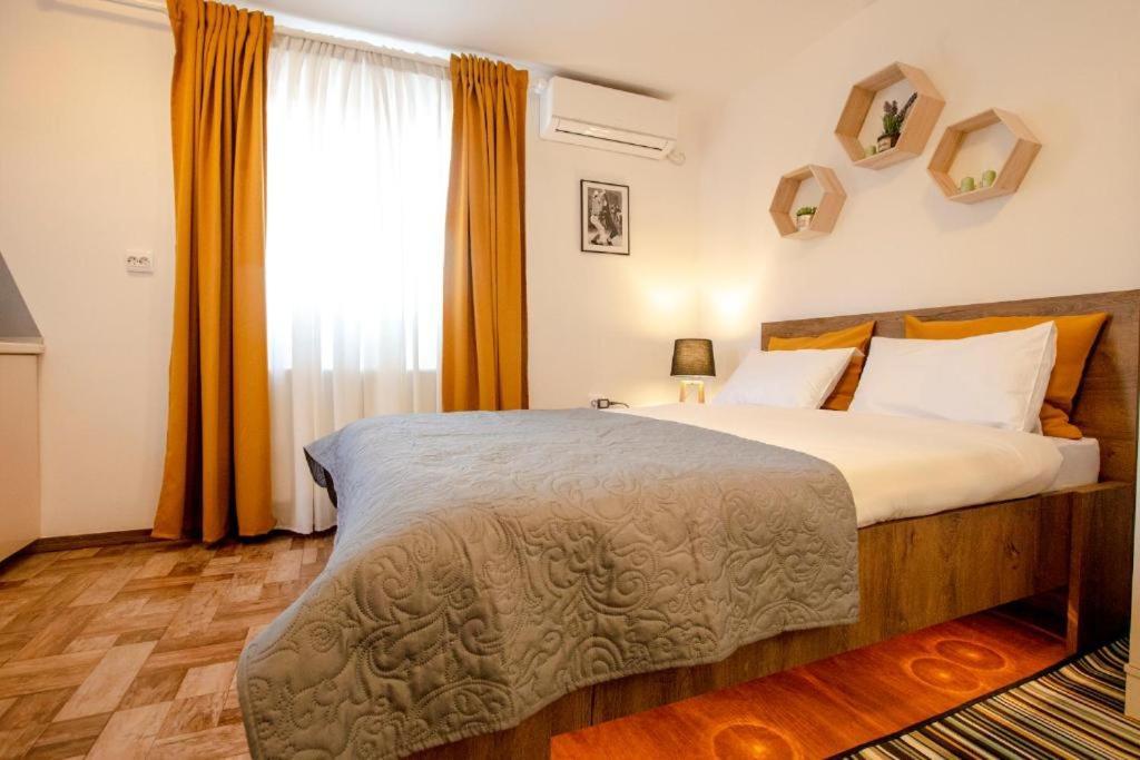 Color Apartments Old Town Center Bükreş Dış mekan fotoğraf